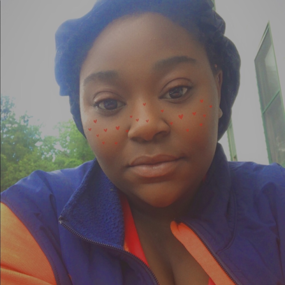 Meet your Posher, Danielle